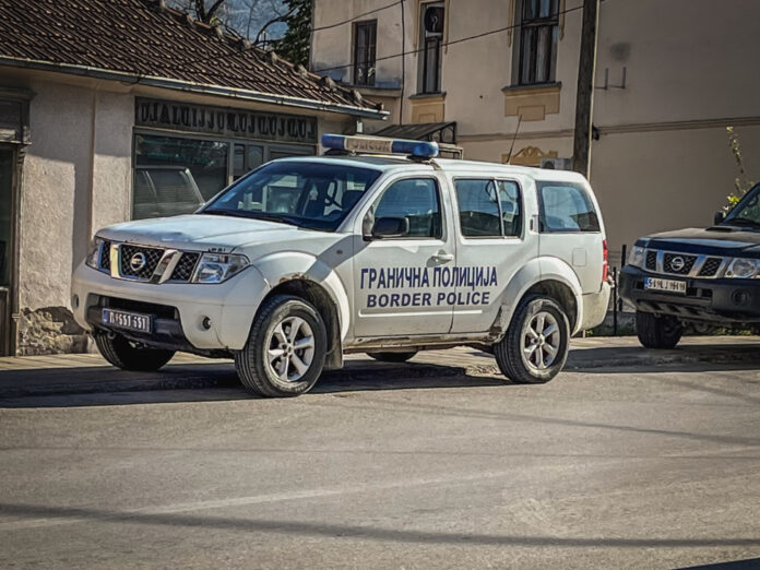 Uhapšen Albanac kod Preševa – tokom provere autobusa, bacio heroin kroz prozor
