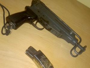 Uhapšen Aleksinčanin kod koga je pronađen automatski pištolj i 19 metaka