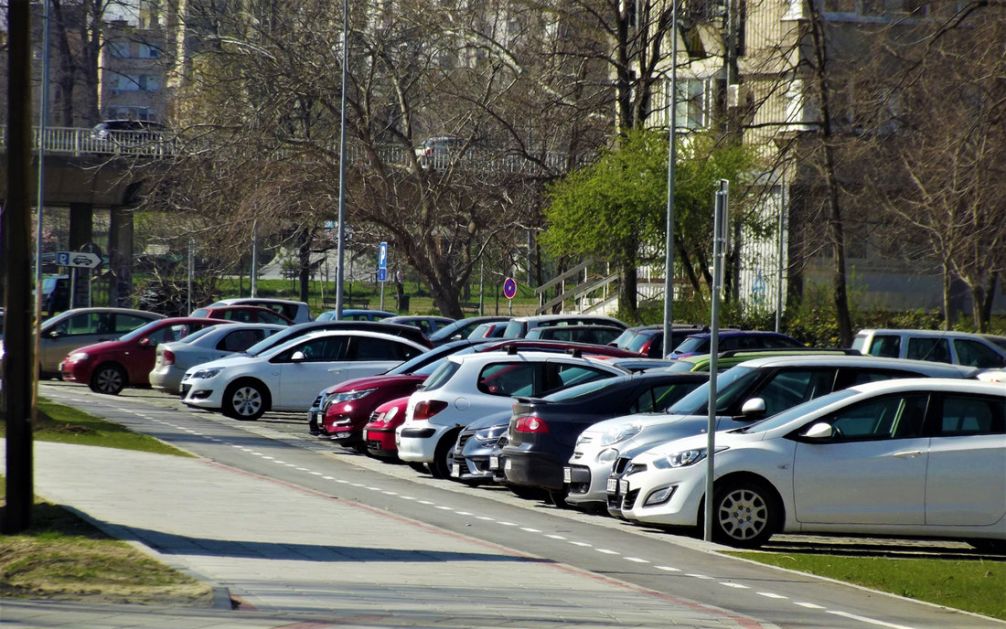 Uhapšen zbog krađe retrovizora sa automobila u Sremskoj Mitrovici