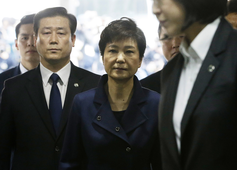 Uhapšena bivša predsednica Južne Koreje: Zbog korupcije i zloupotrebe položaja može da dobije i doživotnu kaznu! (FOTO) (VIDEO)