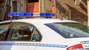 Uhapšene tri osobe iz Agencije za bezbednost saobraćaja: Prosleđivali testove za vožnju sa odgovorima