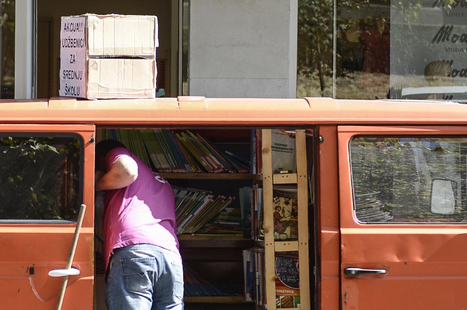 Uhapšeni polovni udžbenici u Kosovskoj