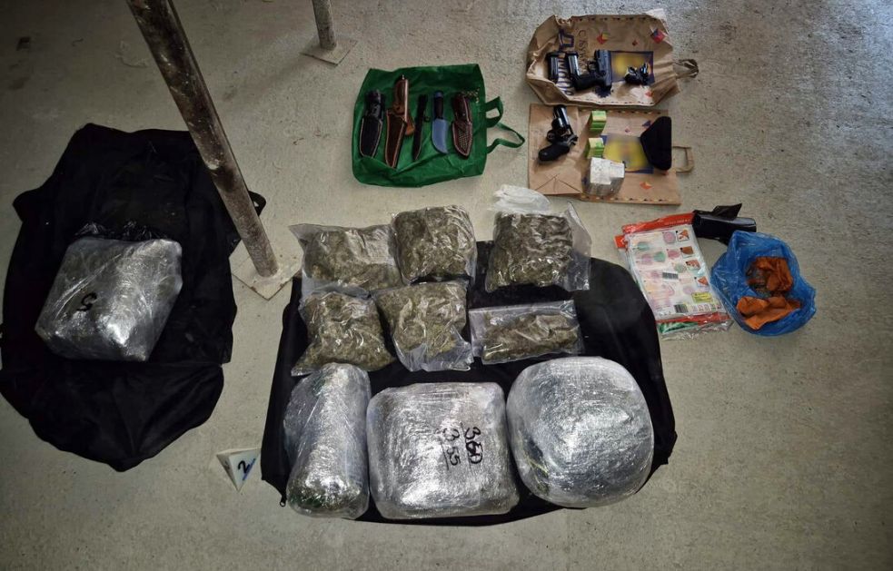 Uhapšeni zbog proizvodnje i prometa opojnih droga, zaplenjeno više od 30 kg marihuane