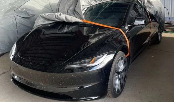 Uhvaćen novi Tesla Model 3
