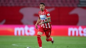 “Ujeo nas za srce”: Fudbaler Crvene zvezde Krunić na udaru kritika u Bosni i Hercegovini jer je pevao himnu Srbije