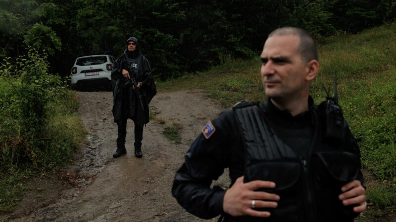 Blinken razgovarao odvojeno sa Vučićem i Kurtijem, kosovski policajci pušteni na slobodu