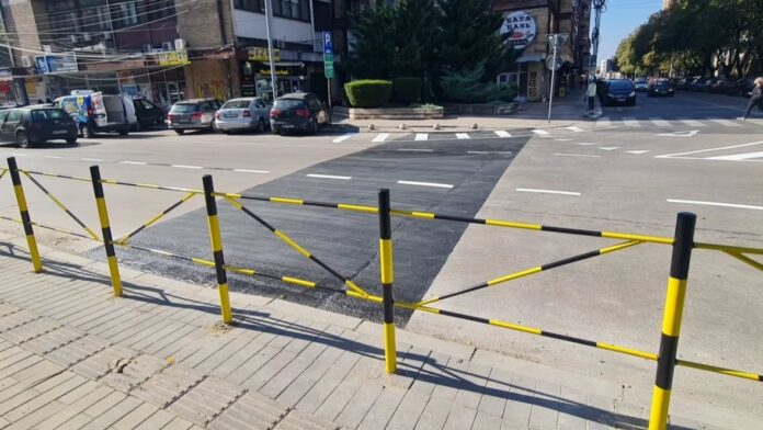 Uklonjen pešački prelaz na Trgu kralja Aleksandra u Nišu – nova ograda i signalizacija