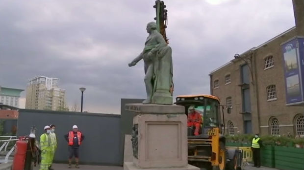 Uklonjena statua trgovca robljem u Londonu, Sadik Kan pod pritiskom