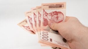 Ukoliko želite da budete humani birajte gde uplaćujete novac jer će pojedine banke naplatiti deo vaše humanosti