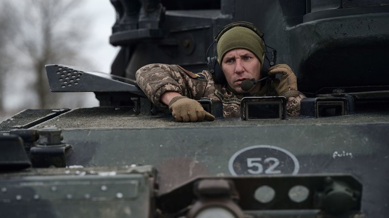 Ukrajini ponestaje tenkista – Di Velt