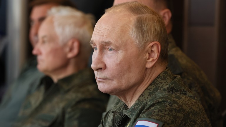 Ukrajinom upravlja „kriminalna banda na zlatnim šoljama“ – Putin