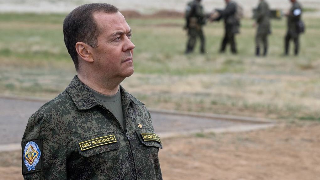Ukrajinski režim se ponaša kao teroristi, a teroristi moraju biti uklonjeni — Medvedev