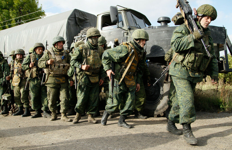 Ukrajinski vojnici stigli u Britaniju na obuku