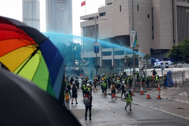 Ulice Honkonga pune uprkos zabrani okupljanja