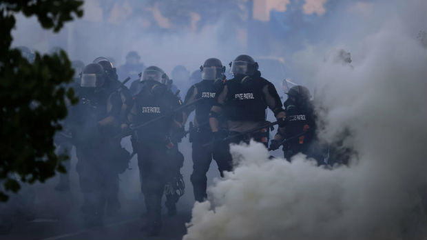 Nasilni protesti širom Amerike, u 25 gradova uveden policijski čas
