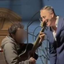 Ulični svirači u Skadarliji prišli Sergeju Ćetkoviću, pa dobili neočekivanu reakciju: Pevač jednim gestom oduševio čitavu Srbiju (VIDEO)