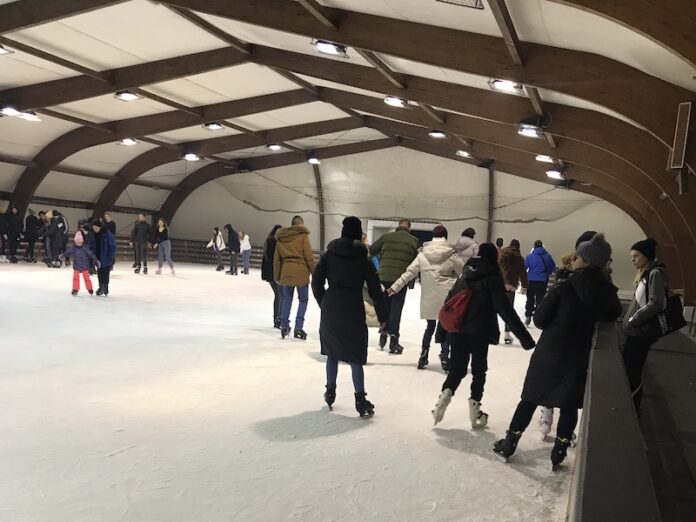 Umesto novogodišnjeg dočeka, mesec dana besplatnog klizanja u Prokuplju