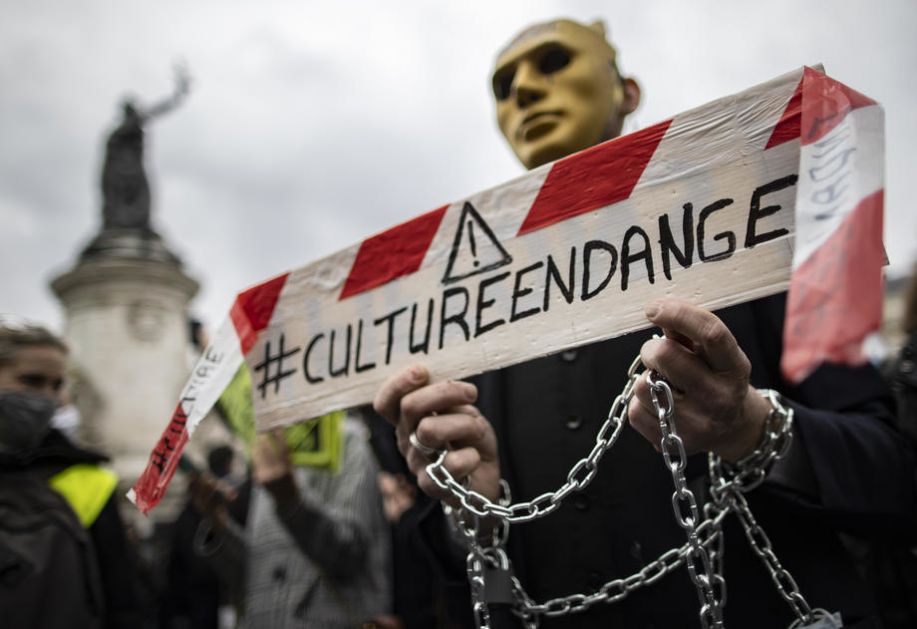 Umetnici u Parizu zauzeli pozorište, traže pomoć vlade