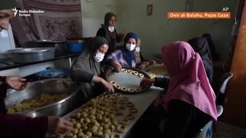 Unatoč ratu raseljeni Palestinci peku kolače za proslavu Bajrama