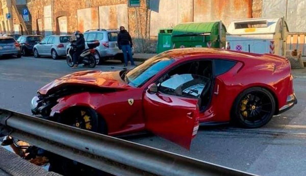 Uništen Ferrari slavnog fudbalera