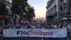 Protest „1 od 5 miliona“: Stefanoviću poslali diplomu poštom (VIDEO)