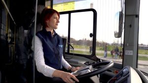 Upoznajte Novosađanku koja vozi gradski autobus (VIDEO)