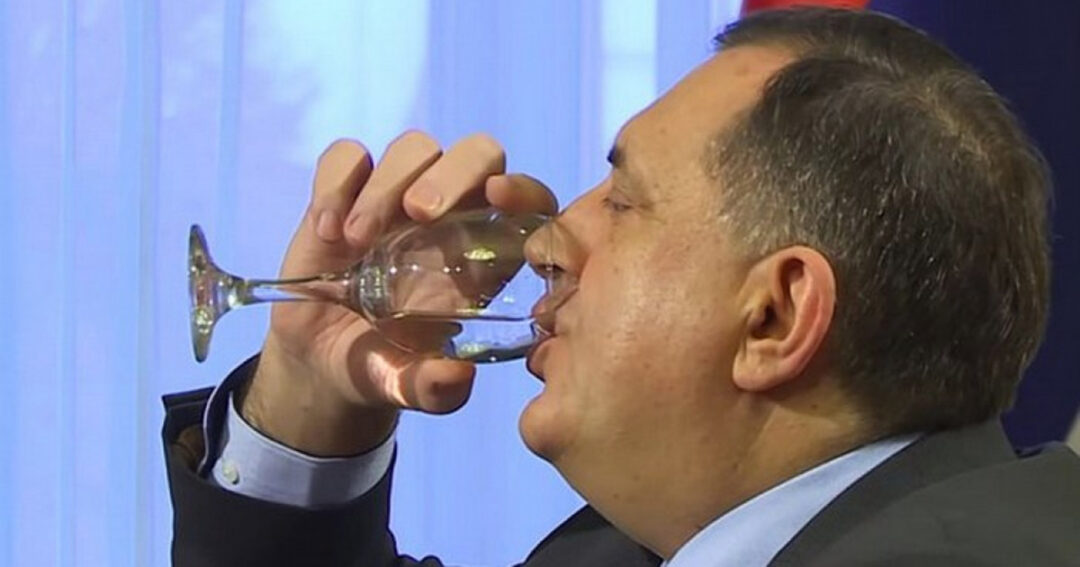 Upozorenja ne piju vode: Dodik odlučio resurse RS “na tanjiru” predati Kini