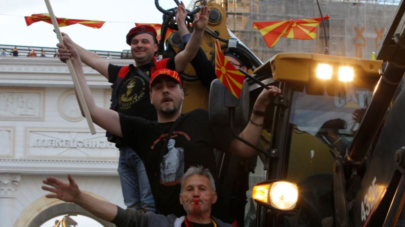 Nasilje u Makedoniji, predsednik Ivanov poziva na dijalog