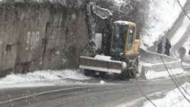 Upozorenje vozačima na topljenje snega