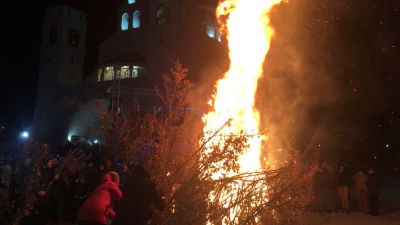 Uprkos tenzijama, Crnogorci u miru slave Badnje veče