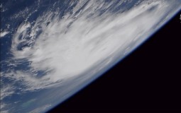 
					Uragan Dorijan kategorije četiri jača u kretanju ka Bahamima i Floridi 
					
									