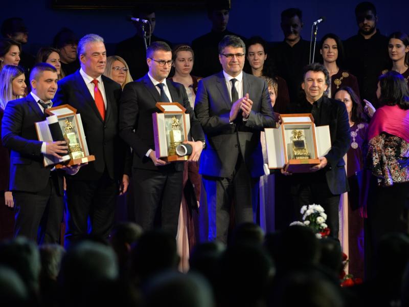 Uručena priznanja 11. januar, kardiolog novčani deo nagrade daje Moniki Karimanović