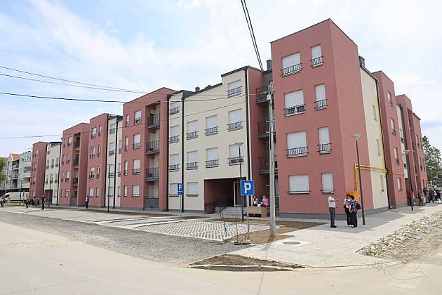 Uručeni ključevi stanova za 94 izbegličke porodice iz BiH i Hrvatske 