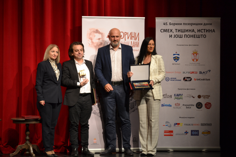 Uručenjem nagrada laureatima i kabareom „Dobra stara vremena“ u izvođenju Tanje Bošković i Radeta Marjanovića, u Vranju su završeni 45. „Borini pozorišni dani“.