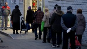 Uskoro uredba o obaveznom nošenju maski i rukavica na radnom mestu