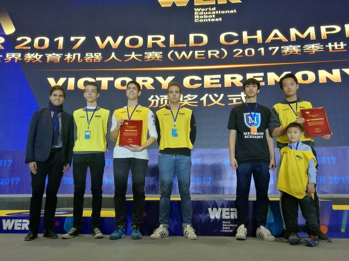 Uspeh srednjoškolaca iz Srbije na svetskom robotičkom takmičenju u Šangaju