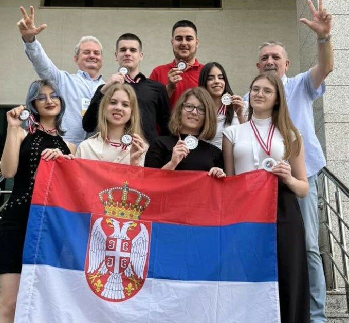 Uspeh srpskih srednjoškolaca u Izmiru