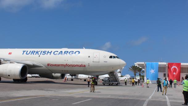 Uspješna humanitarna kampanja: Turkish Airlines dopremio 65 tona hrane za bebe u Somaliji