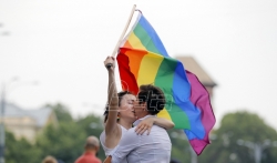 Ustavni sud Rumunije: Istopolnim parovima ista prava kao heteroseksualnim