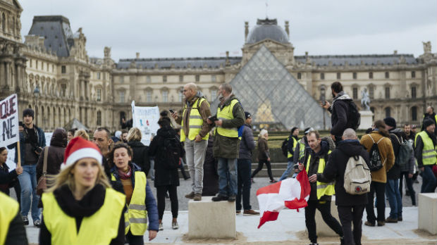 Utihnuli protesti u Parizu, manji sukobi s policijom