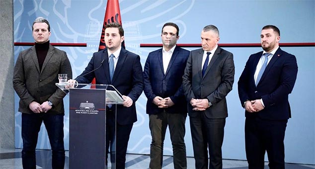 Uz podršku Tačija Albanci sa juga Srbije sa jedinstvenom listom izlaze na izbore