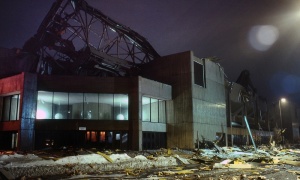 Užas! Sneg zatrpao poznati klub, srušio se krov, ima žrtava! (FOTO, VIDEO)