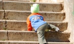Užas kod Guče: Dete (3) palo sa stepenica, hitno prevezeno u bolnicu u Čačak