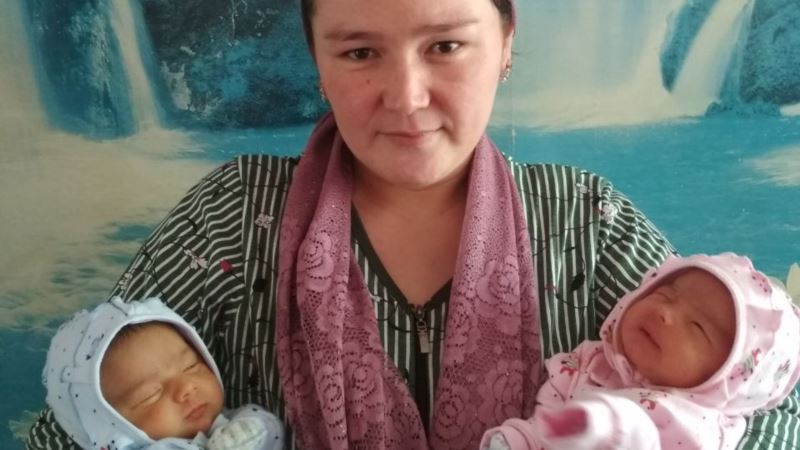 Uzbekistanka kaže da je rodila trojke, a u bolnici joj dali blizance