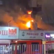 VATRA KULJA IZ KROVA! Zapalio se restoran brze hrane na Novom Beogradu