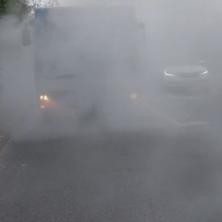 VATRENA STIHIJA OBUZELA AUTOBUS Ljudi u očaju bežali - EVO kako su se zaštitili od dima! (VIDEO)