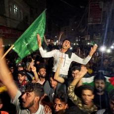 VATROMET, ZASTAVE, METEŽ: Veliki broj Palestinaca izašao na ulice, proslava primirja do rane zore (FOTO/VIDEO)