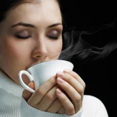 VEČITA DILEMA: Šta se dešava kada popijete kafu na PRAZAN stomak?!