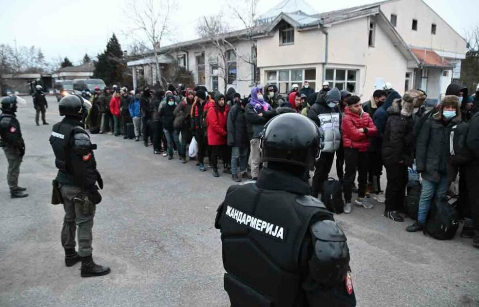 VELIKA AKCIJA SRPSKE POLICIJE NA ČELU S MINISTROM VULINOM: Pronađeno nekoliko stotina migranata kod Kikinde, Subotice i Sombora