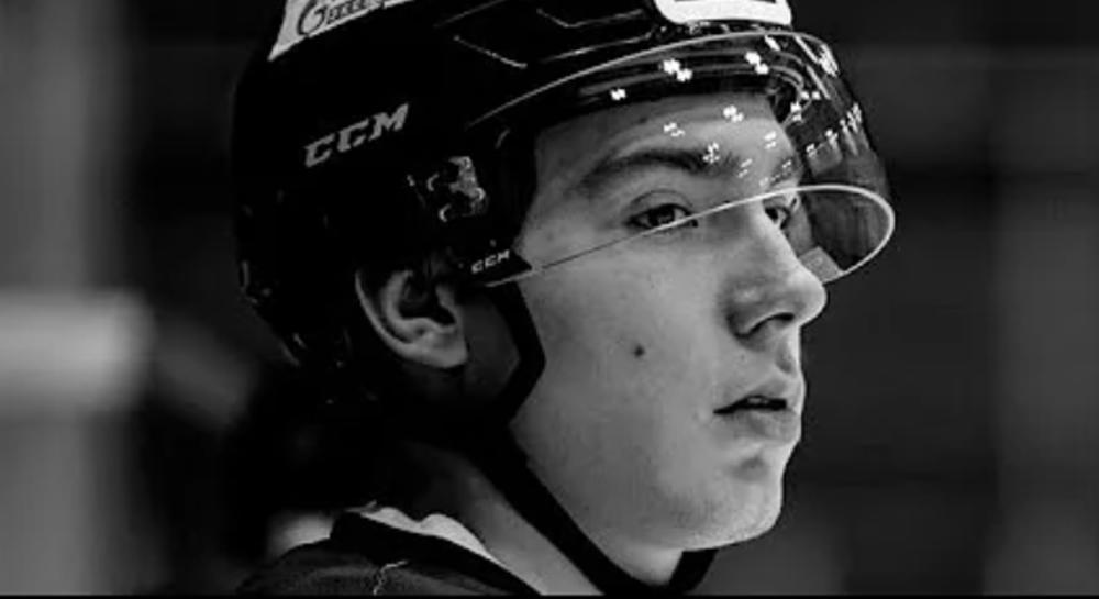 VELIKA TRAGEDIJA U RUSIJI! Pak UBIO mladog hokejaša: Lekari se tri dana borili za njegov život! VIDEO